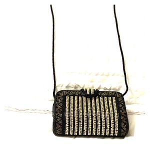 Beaded classic formal clutch